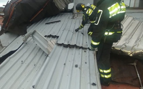 Tromba d’aria a Massimina, danni alla sede della protezione civile