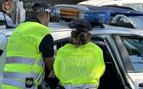 Tor di Valle, donna ferita con un coltello: arrestato 24enne nigeriano