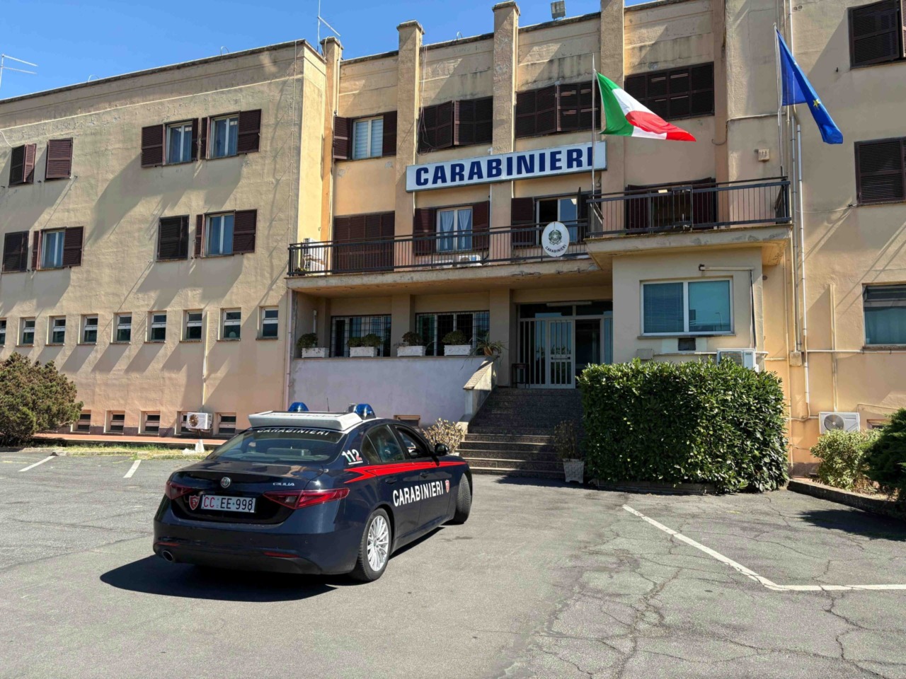 Ruba alcolici ma viene scoperto e bloccato da un carabiniere fuori dal servizio