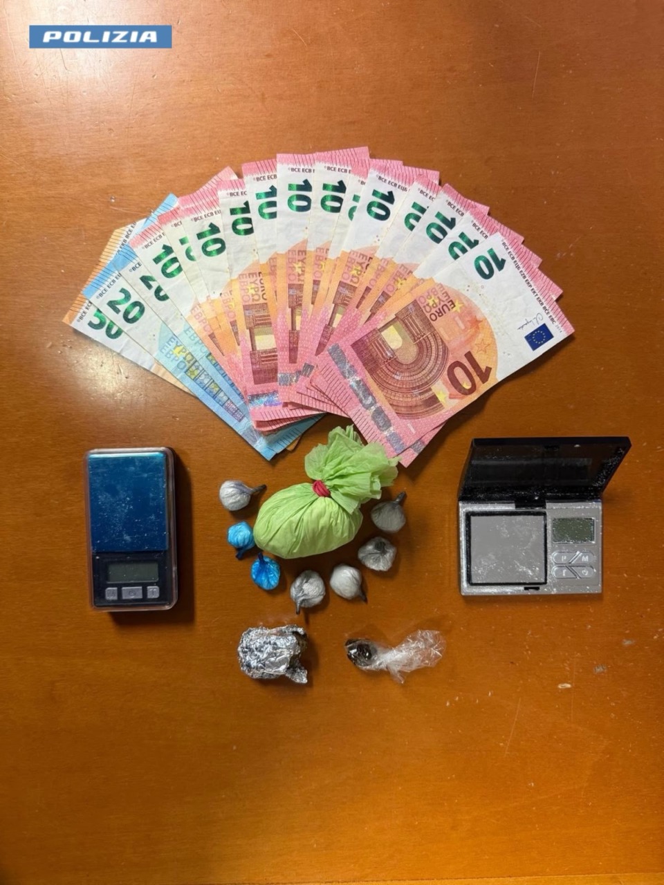 Cocaina e Hashish tra consegne a domicilio e formato tascabile