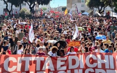 Spin Time, in migliaia al corteo