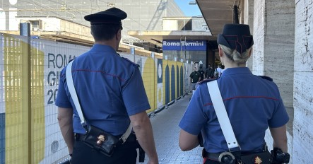 Furti, rapine e borseggi, otto arresti