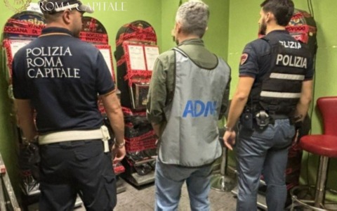 Gioco illegale, cinque apparecchi sequestrati alla Magliana