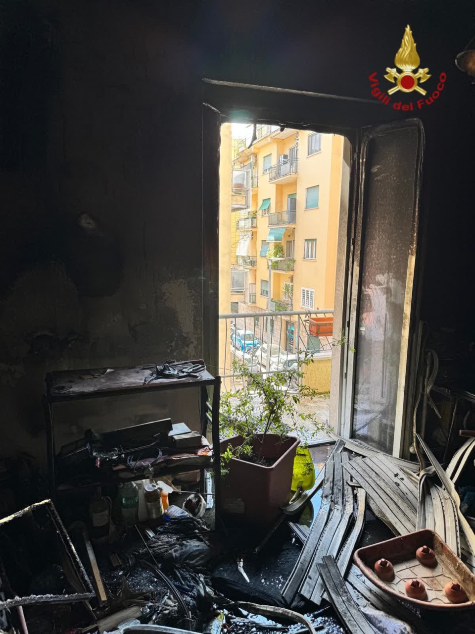 Fiamme in un appartamento a Conca d’Oro, morto un uomo di 77 anni