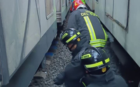Stazione Metro Garbatella, uomo muore investito da un treno