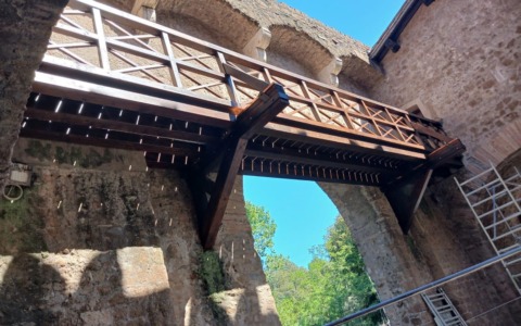 Ponte Nomentano, ripristinata la passerella storica in legno tra le due torri