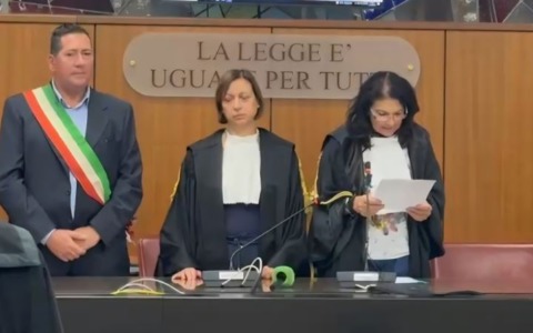 La morte di Giulio Regeni, condannati a 10 anni tre 007 egiziani, uno assolto. “Condannati per il sequestro ma non per l’omicidio” / VIDEO