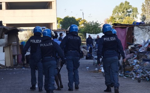 Spaccio e degrado, sgomberato e ancora bonificato lo stabile a Tor Sapienza