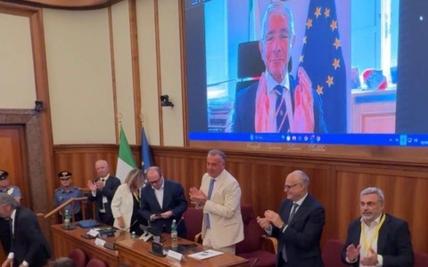 Firmata l’autorizzazione, via libera al nuovo stadio della Roma a Pietralata. Gualtieri: “Giornata storica”