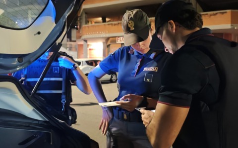 Controlli mirati della Polizia di Stato nella periferia est della Capitale, tre arresti