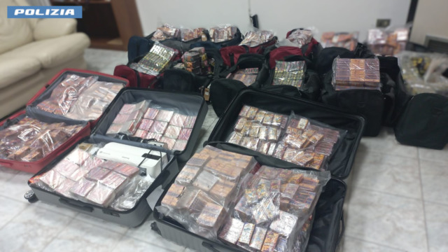 Hashish refrigerato “a catena”: sequestrati oltre 4 quintali di droga