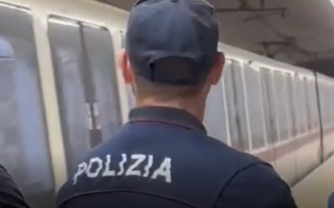 Colpi tra i vagoni, 6 arresti per furto