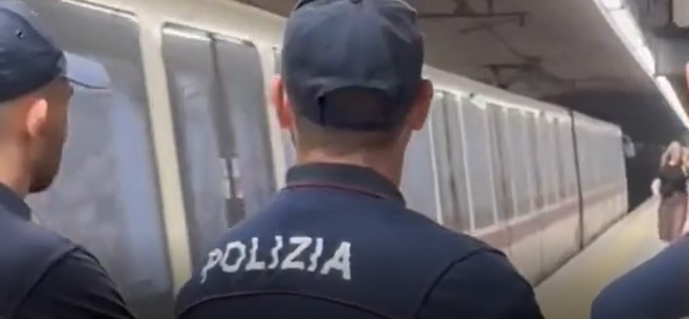 Colpi tra i vagoni, 6 arresti per furto