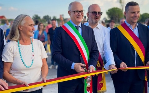 Parco di Centocelle, inaugurato playground e piazza alberata