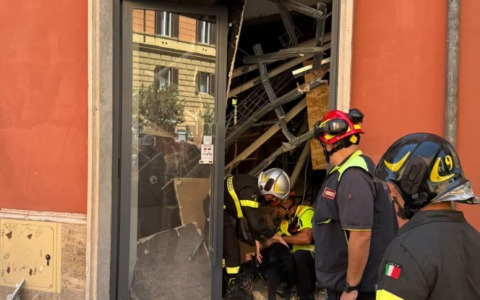 Crollato solaio in una palazzina in via Cola di Rienzo