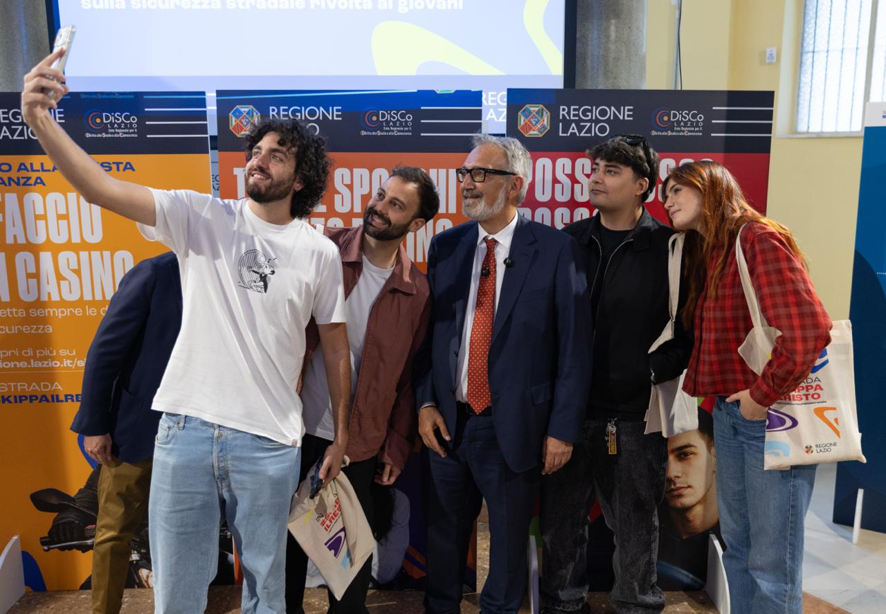 “In strada, skippa il resto”, la campagna sulla sicurezza stradale che parla “giovane”