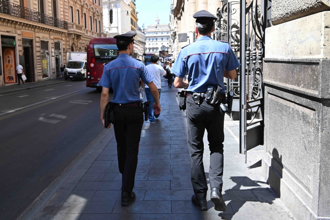 Truffa delle tre campanelle, denunciate 8 persone