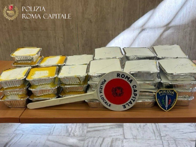 Cibo scaduto e abbigliamento falso,  i sequestri della polizia locale