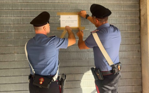 Aggressioni e carenze igieniche: i Carabinieri notificano la chiusura di un bar per 7 giorni