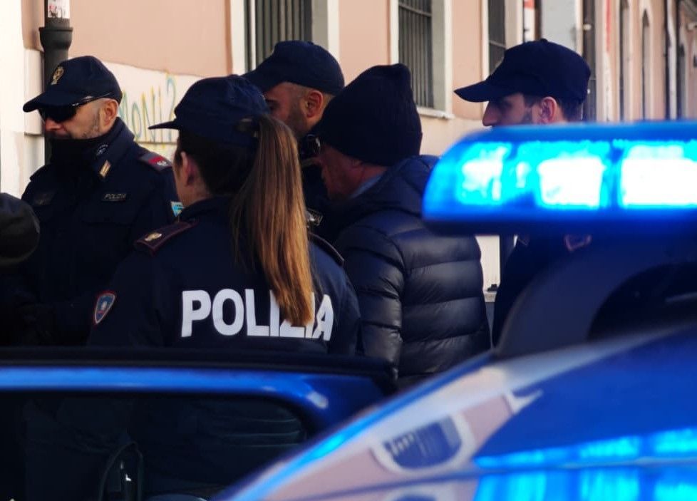 Street market della droga, nove arresti
