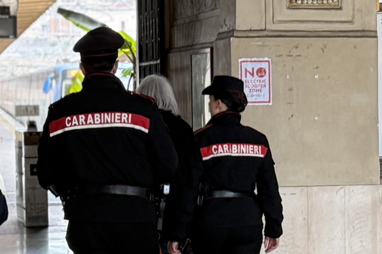 Controlli antidegrado, 3 arresti e 16 denunce. Rimossi 700 chili di rifiuti vicino alla metro Piramide