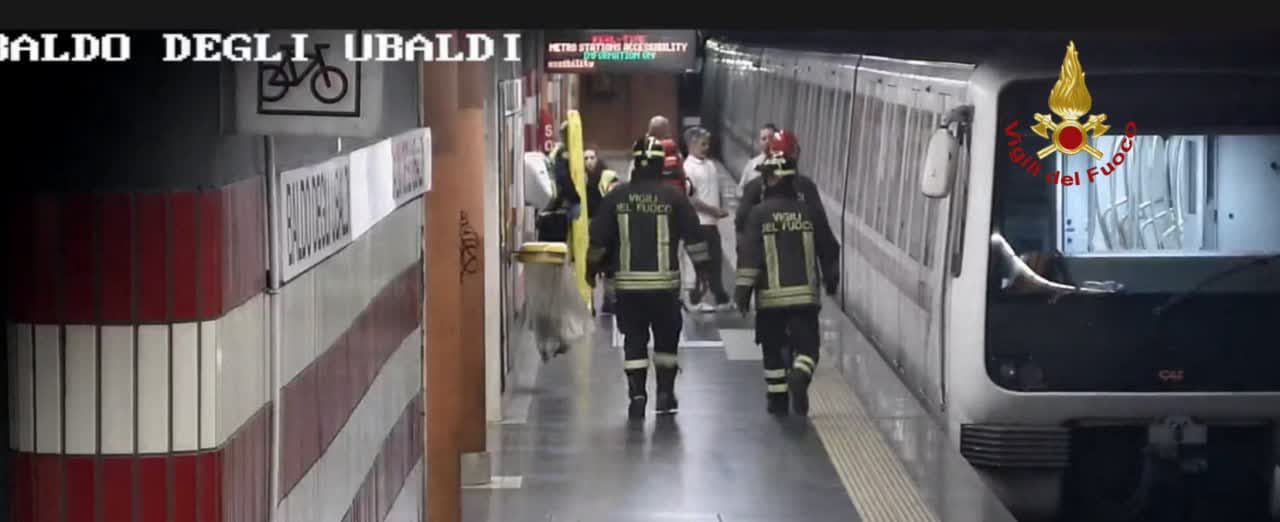 Uomo caduto sui binari e investito da un treno a Baldo degli Ubaldi