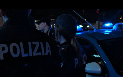 Bomba contro una concessionaria a Centocelle, è il quinto attentato in una settimana