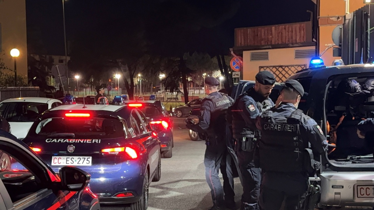 Controlli straordinari dei Carabinieri a San Basilio con i reparti speciali. VIDEO