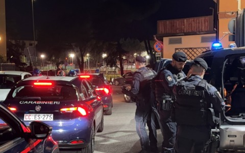 Controlli straordinari dei Carabinieri a San Basilio con i reparti speciali. VIDEO