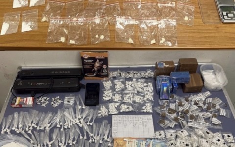 “Matrioska” domestica dello spaccio, otto arresti dei Falchi della Polizia