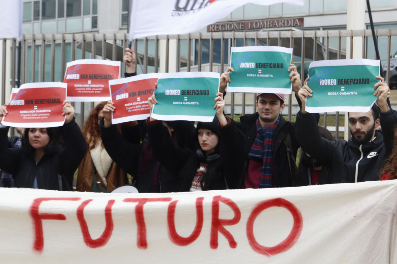 SI è conclusa a protesta degli studenti, tra slogan e tensioni