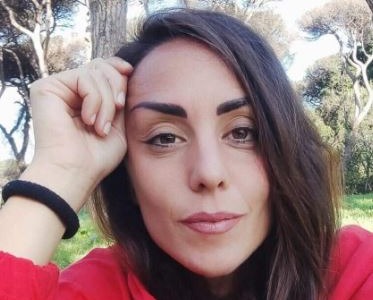 Ostia, muore a 39 anni dopo il morso di un ragno violino. Aperta un’indagine