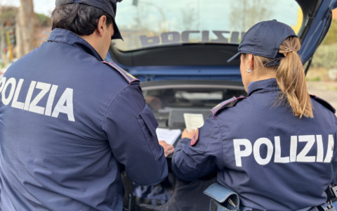 Assaltano la cassaforte di un golf club e restano nascosti 4 ore, arrestati