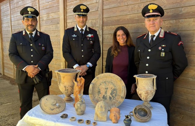 Restituiti dai Carabinieri 54 reperti archeologici sequestrati