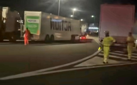 La protesta dei Tir si allarga, blocchi e scaffali vuoti