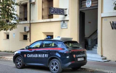 Tentata rapina al minimarket, arrestato 22enne