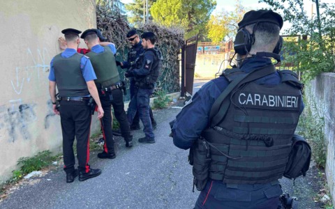 Droga, perquisizioni e sequestri a Ponte di Nona