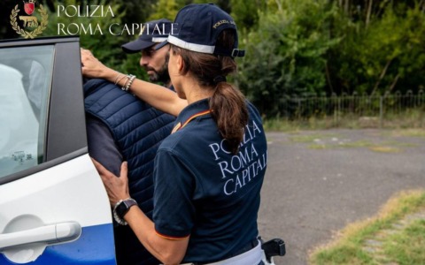 Tor Bella Monaca, inseguimento ad alta velocità. Arrestato un 20enne senza patente