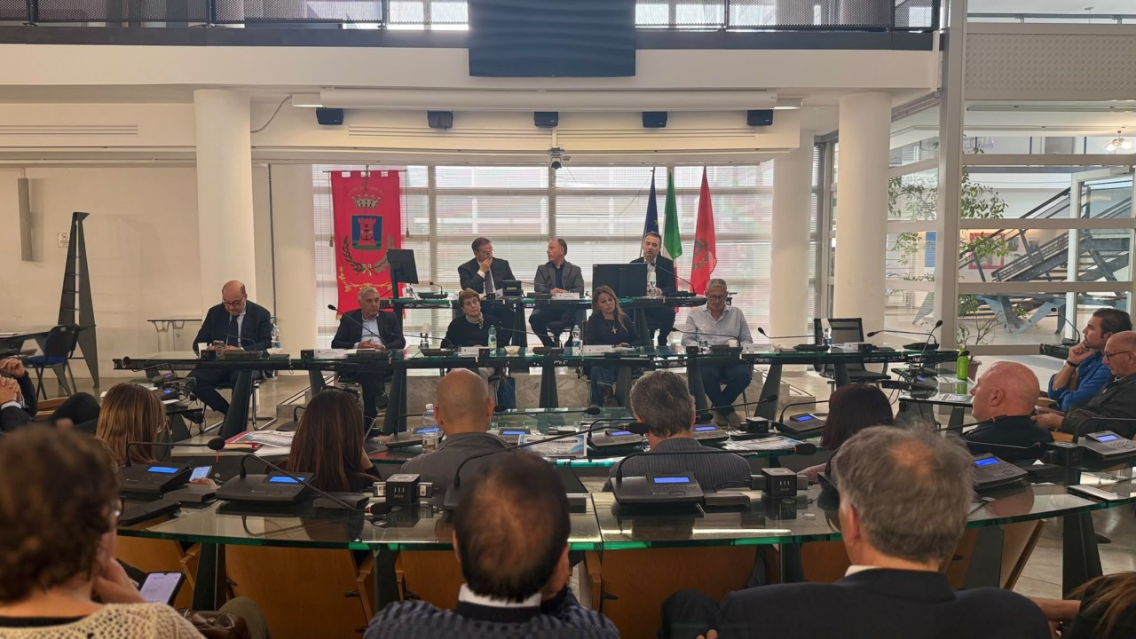 Accordo storico con la Regione Lazio: oltre 150 beni e aree passano al Comune