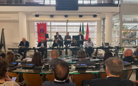 Accordo storico con la Regione Lazio: oltre 150 beni e aree passano al Comune