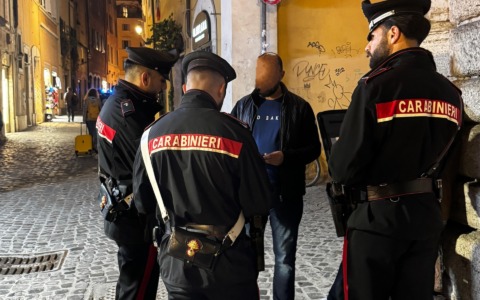 Rubati 19 vinili da collezione da un negozio specializzato
