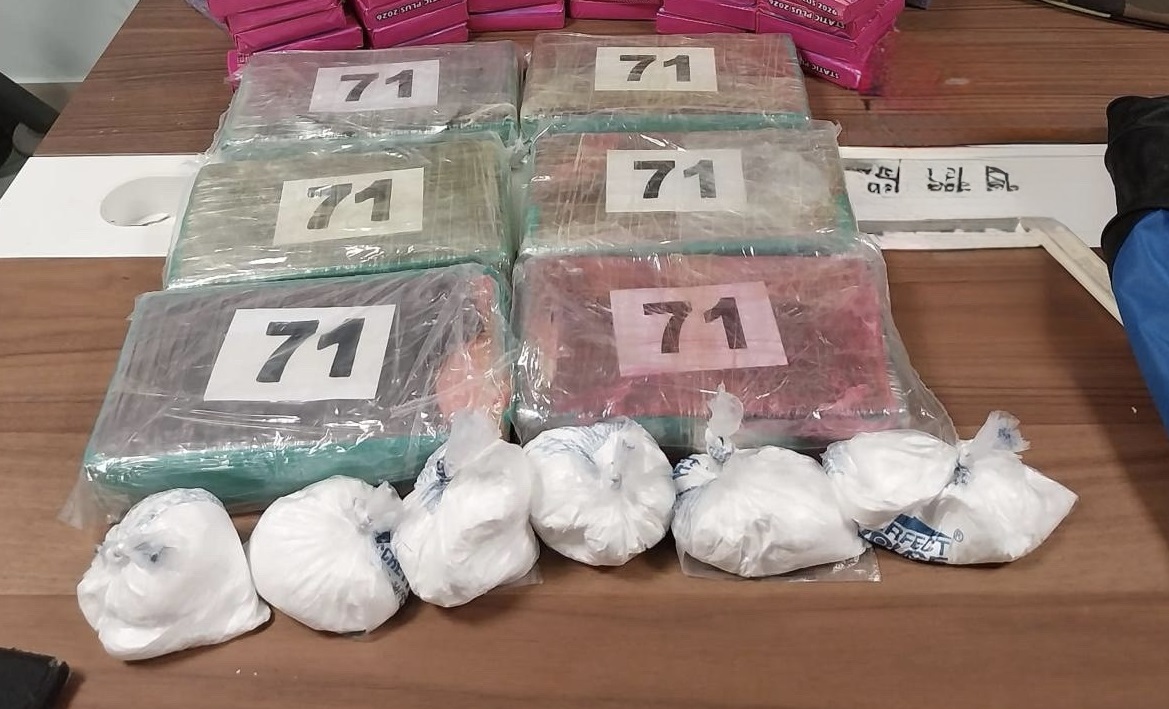 Droga nascosta nelle auto di un altro: sequestrati 28 chili tra hashish e cocaina