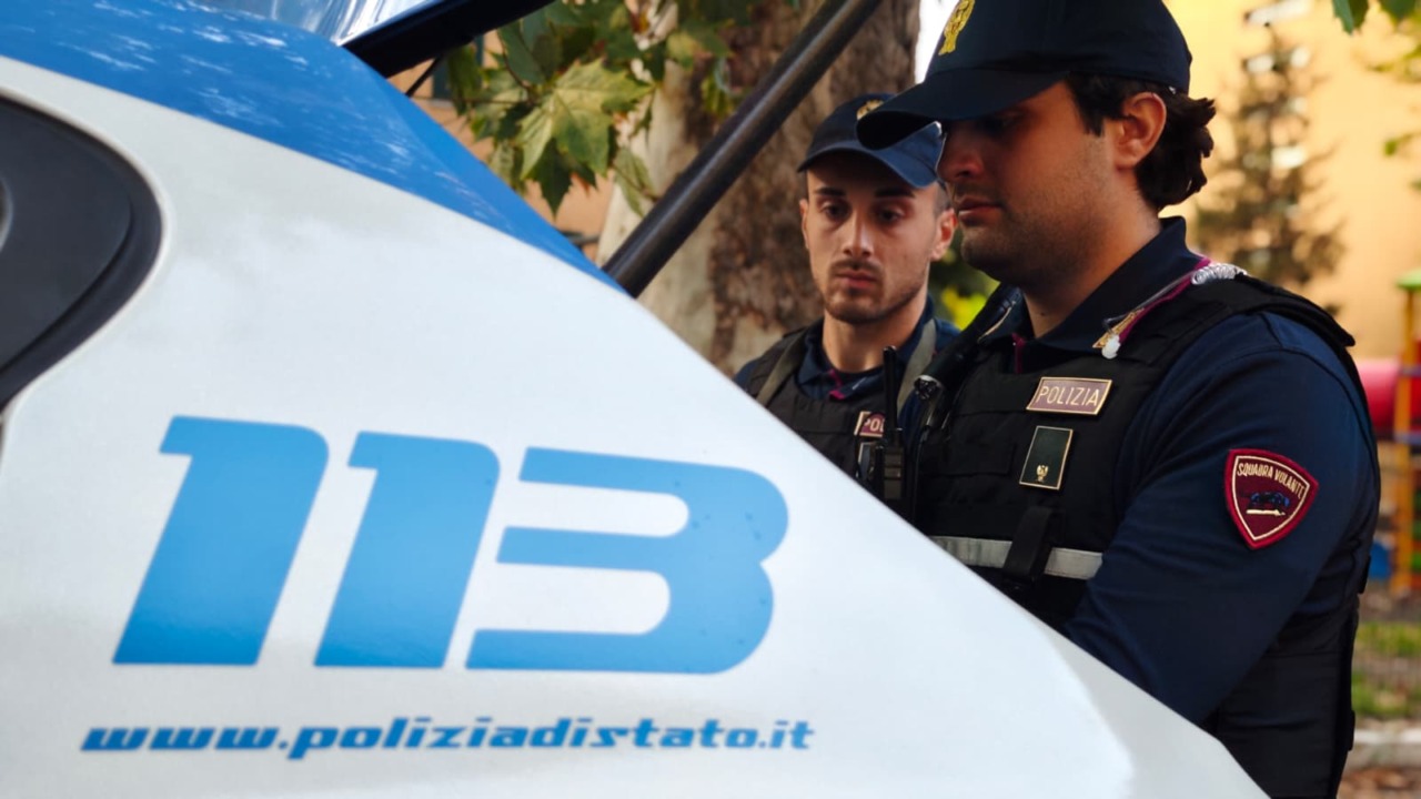 Droga anche nei pentolini per la “cottura” e spaccio con il metodo delivery, cinque arresti