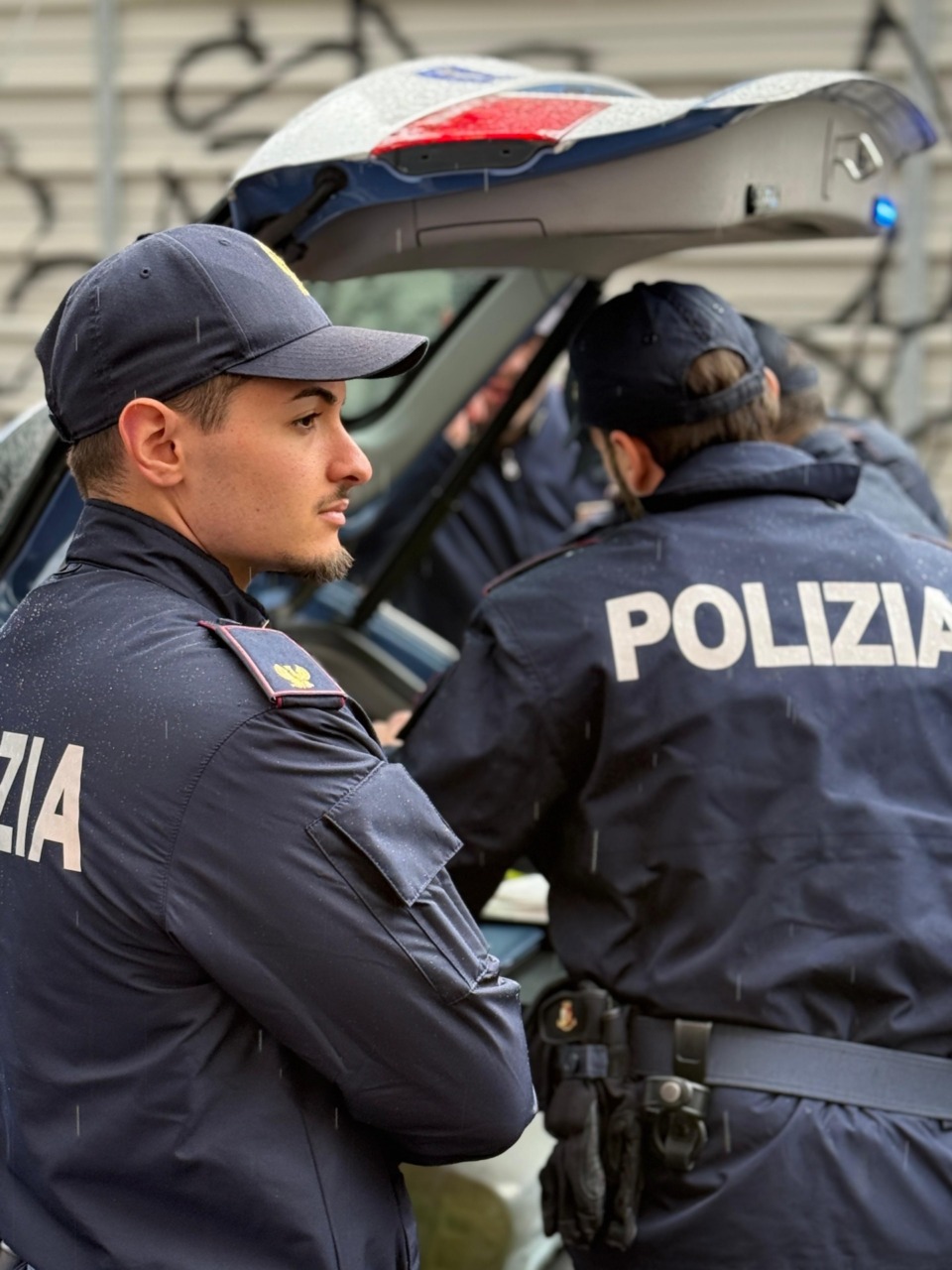 Furti e tentate rapine, 5 arresti