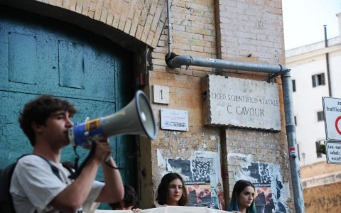 Scatta l’autunno caldo delle scuole: occupato il liceo Cavour