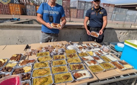 Blitz della Polizia Locale a Roma: maxi operazione contro l’abusivismo e la vendita illegale di cibo