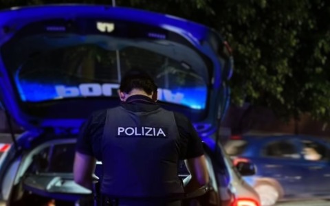 Spaccio di stupefacenti e rapina, quattro arresti