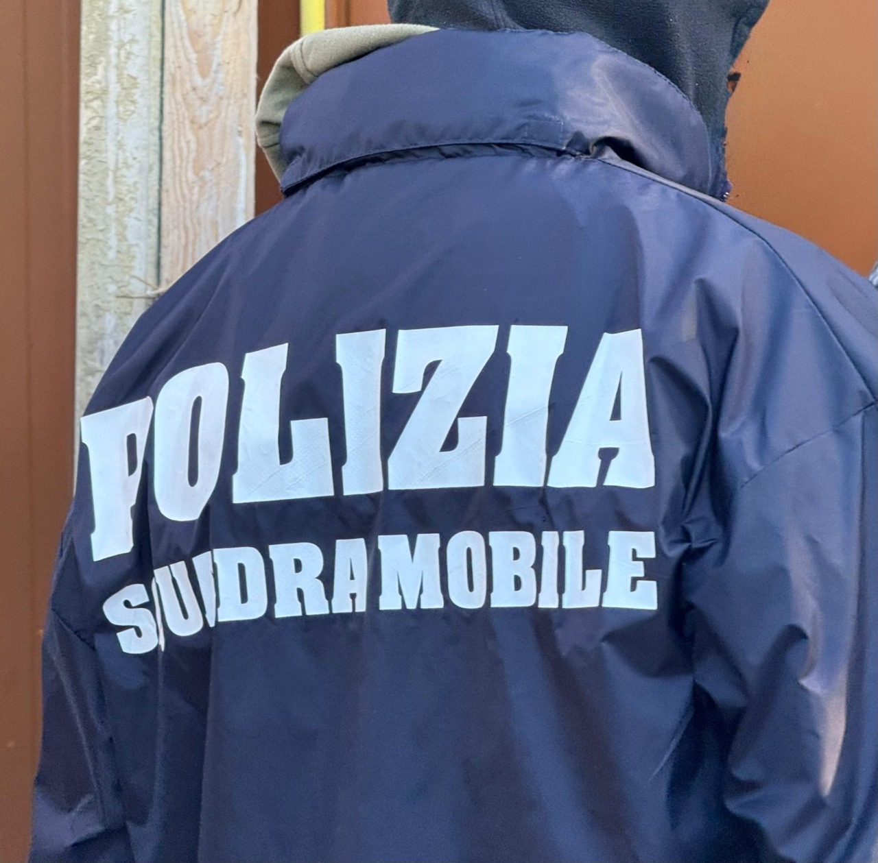 Ricercato per violenza sessuale sulla figlia minorenne, arrestato latitante peruviano